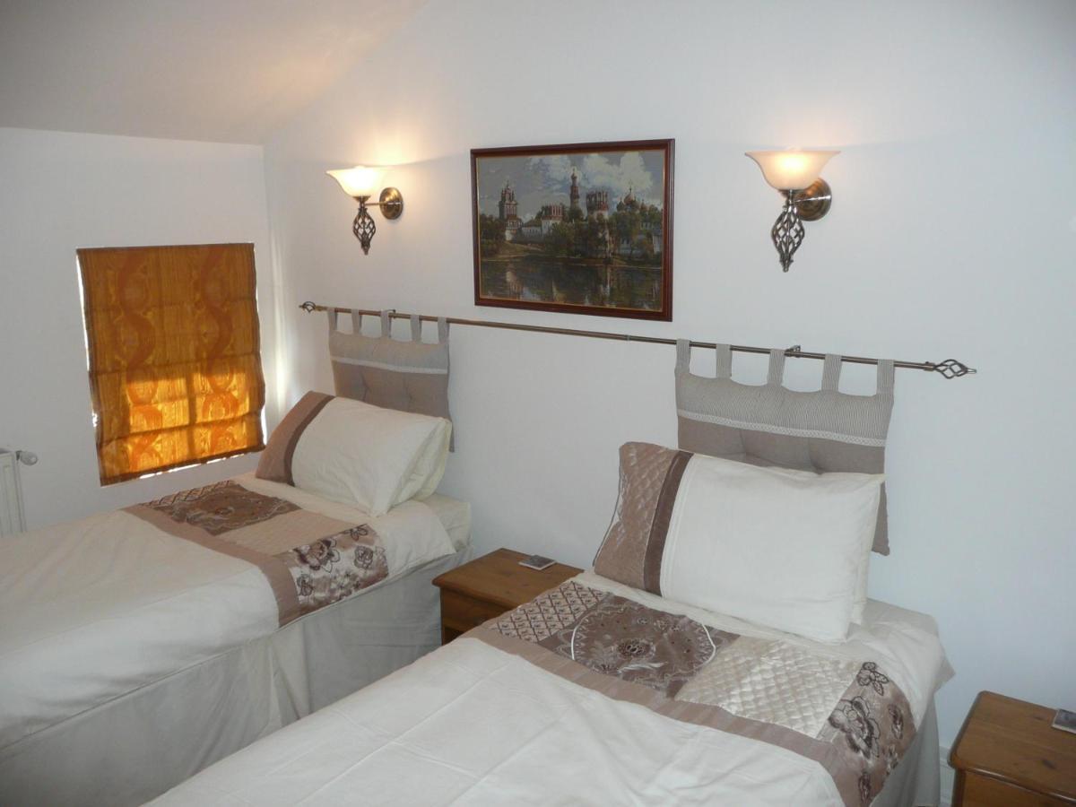 Maison Blanc Bed and Breakfast Gibourne Esterno foto