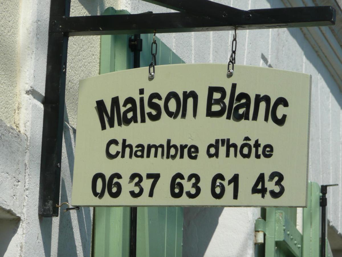 Maison Blanc Bed and Breakfast Gibourne Esterno foto